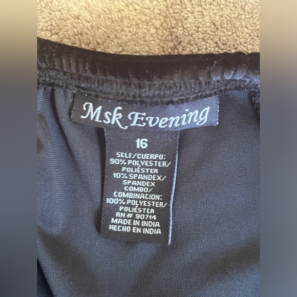 MSK womens size 16 Maxi Skirt Black Velour Pull On Flowy Modest elastic solid - Picture 3 of 9